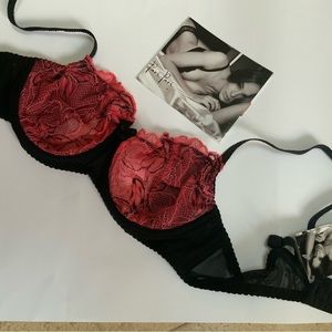 Pari pari lace lingerie set